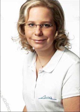 Porträt von Sandra-Barbara Braun, Physiotherapeutin und Praxisinhaberin